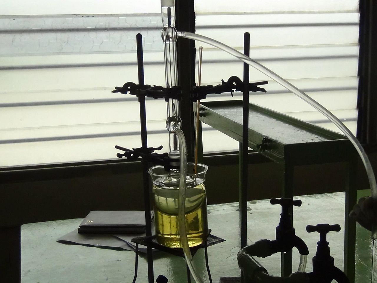 1280px-Fischer_Esterification_by_Sam_Tet_Students.jpg